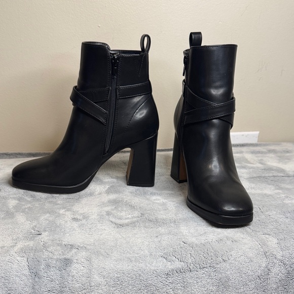 LIKE NEW Kensie “Axe” Black Block Heel Booties - Square Toe - Side Zip - 6.5 - Picture 2 of 12